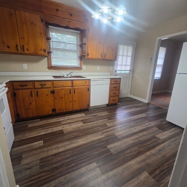 2916 Walden Dr