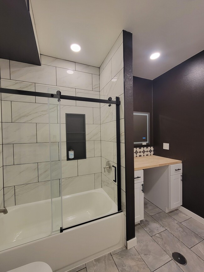 Photo - 2814 Biplane St