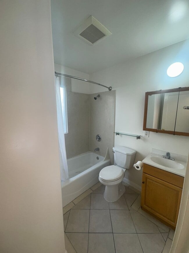 Photo - Remodeled 2 Bedroom, on San Pablo Ave, in East Richmond Area Unit 12450-A