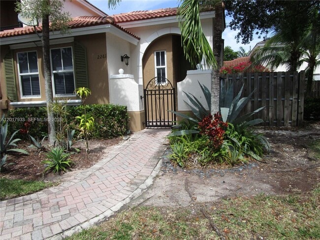 Photo - 2261 NE 42nd Cir