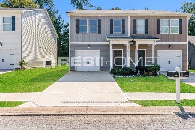 Photo - 432 Oakwood Dr NW House