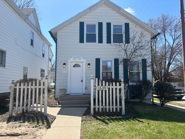 3 Bedroom House - 3 Bedroom House