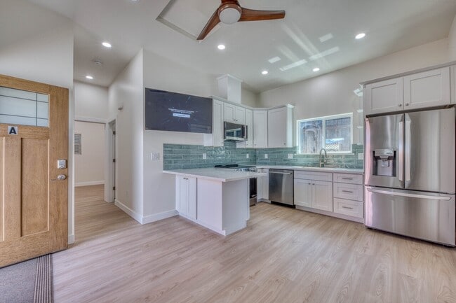 Photo - 3052 Eddy Cir