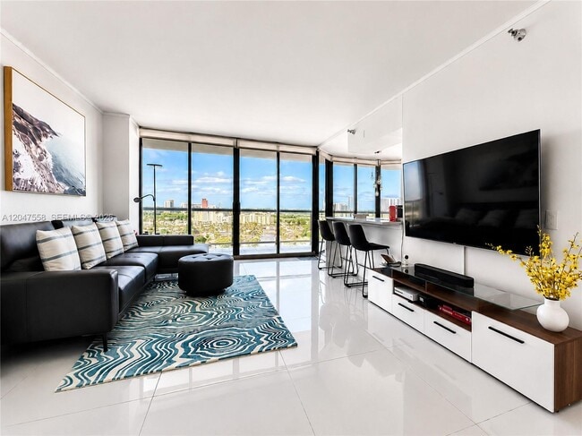 Photo - 3640 Yacht Club Dr Unidad 1903