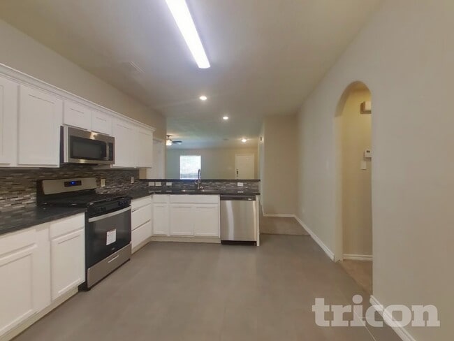 Photo - 25402 Holyoke Ln