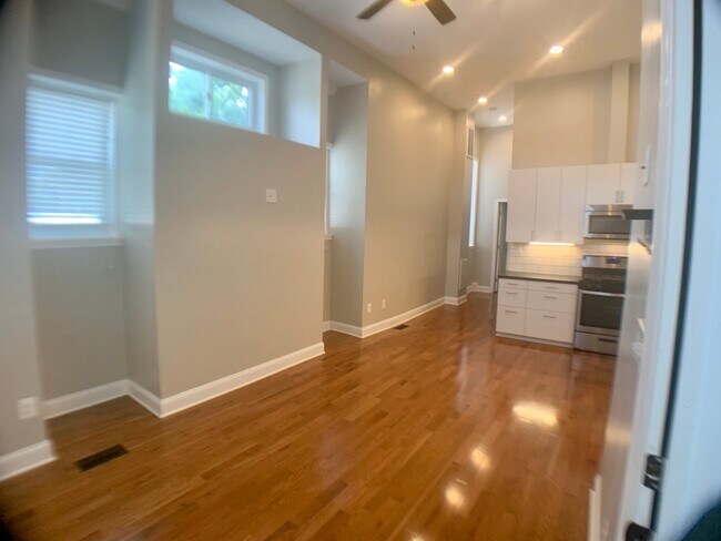 227 E Biddle St Unit 1F