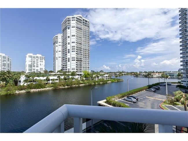 Photo - 20505 E Country Club Dr Condominio Unidad 431