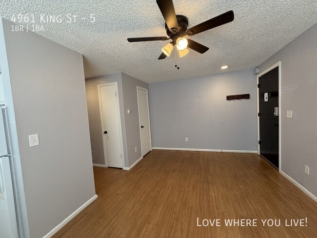Photo - 4961 King St Unit 5