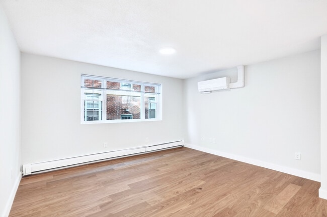 Photo - 154 Summer St