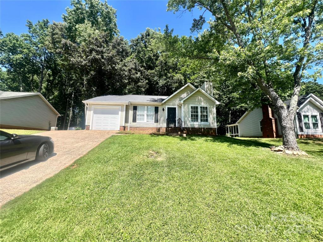 Photo - 2324 Valleyview Dr House