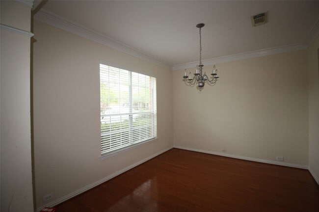 Photo - 7031 Thistlewood Park Ct