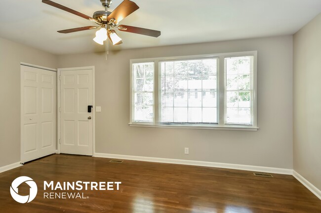 Photo - 1404 Crockett Ct