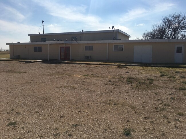 Livestock Auction converted to home 5 mile... - Livestock Auction converted to home 5 mile...