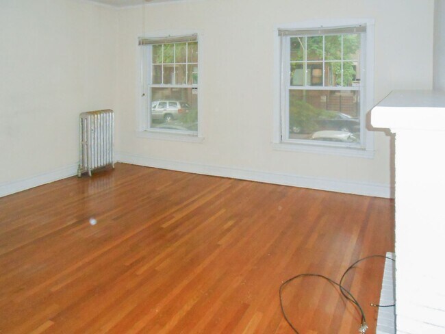Building Photo - 5131 N Wolcott Ave Unit 1 Rental