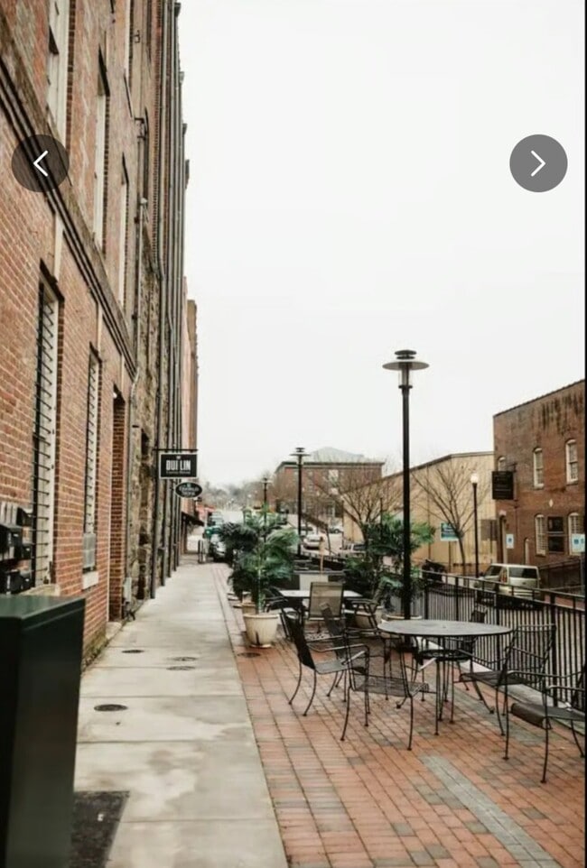 Photo - 1009 Jefferson St Unidad B1