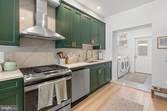 Photo - 1743 McClellan St