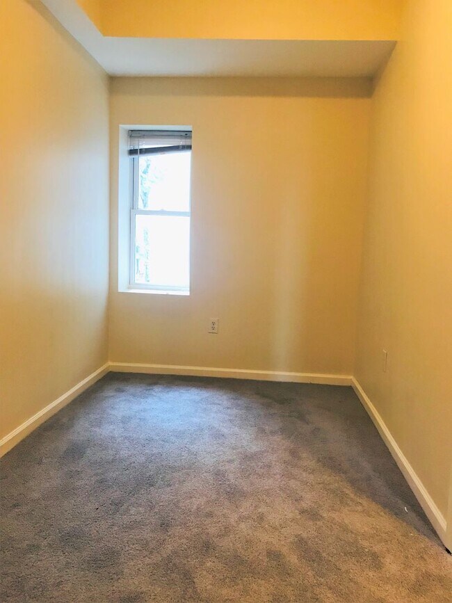 Photo - Gorgeous 6-Bedroom Townhouse One Block fro...