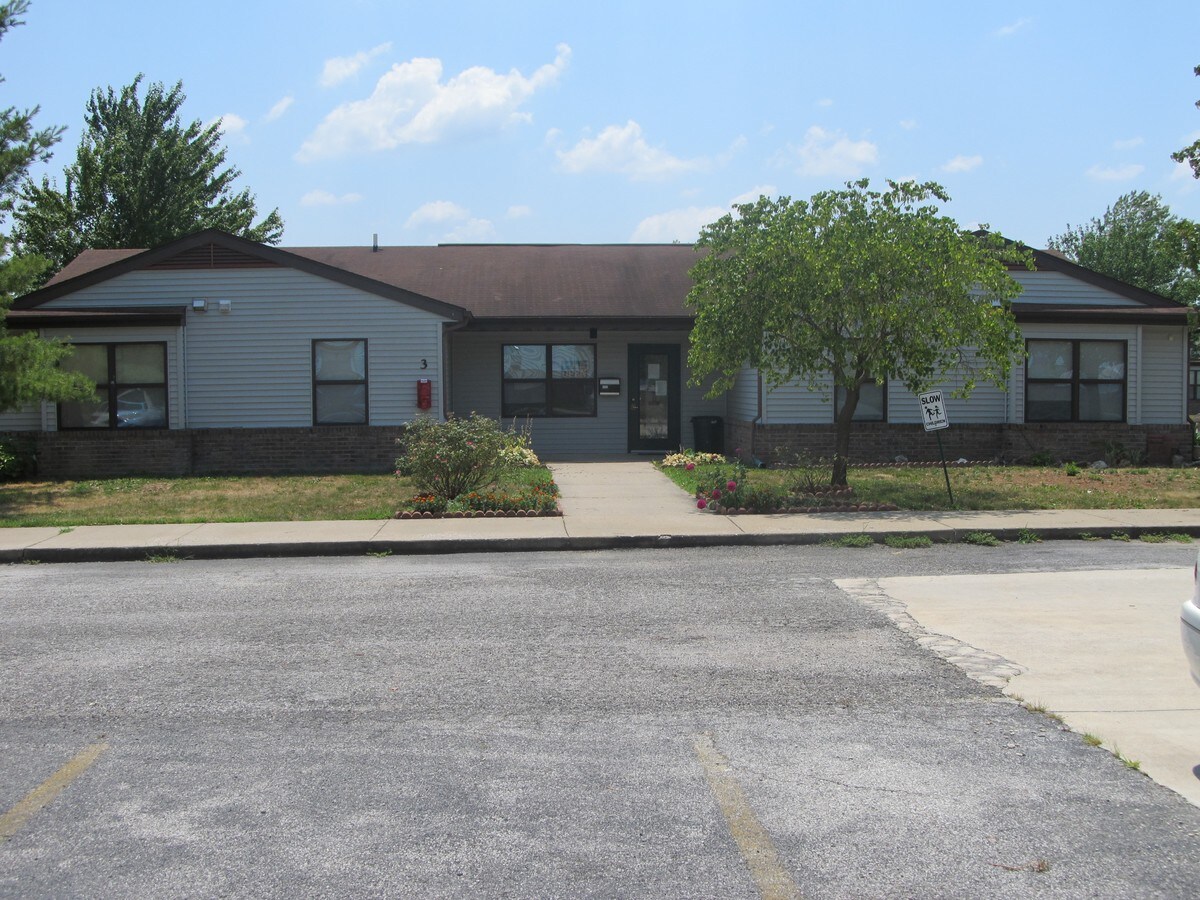 Chesterton Manor Apartments - Chesterton Manor Apartments
