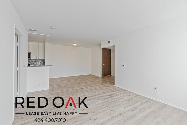 Photo - ~1 Month FREE~ Beautiful Three Bedroom Dre... Unidad 101