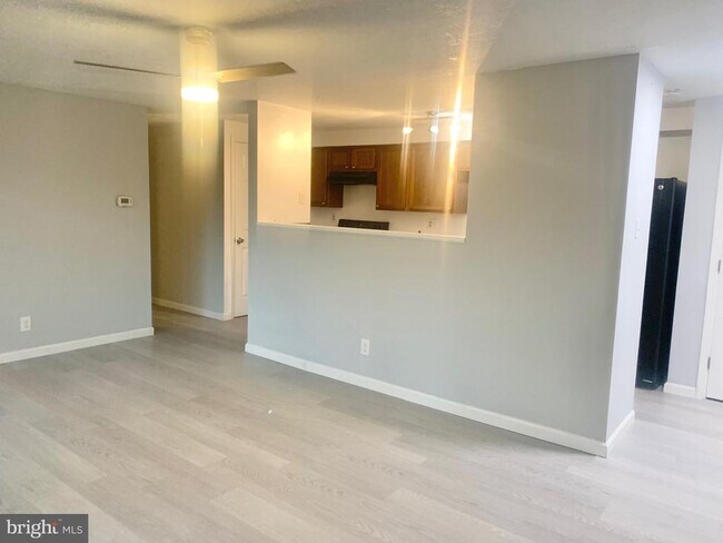 Building Photo - 5 Cranberry Ct