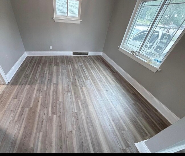 Photo - 1376 Diagonal Rd