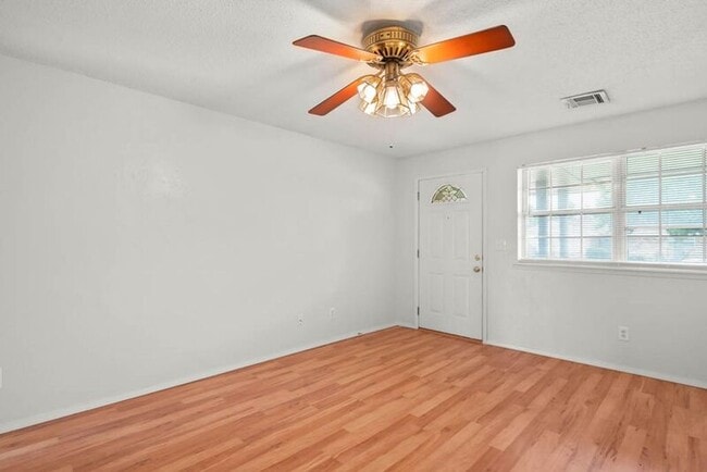 Photo - 220 E Beech Ave
