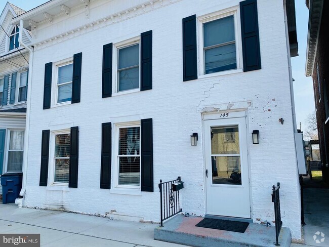 Building Photo - 145 N Carlisle St Unit B Rental