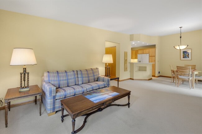 Photo - 1bed 1 bath water, sewer garbage & parking included Downtown Bellevue Unit 6