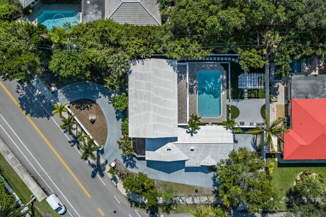 Building Photo - 3517 N Flagler Dr