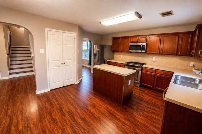 Photo - 9607 Memorial Crossing Ct