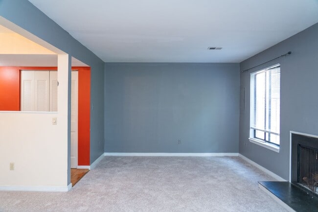 Photo - 1054 Cheshire Ct