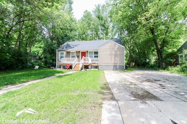 Photo - 626 Bertrand St Unit 2