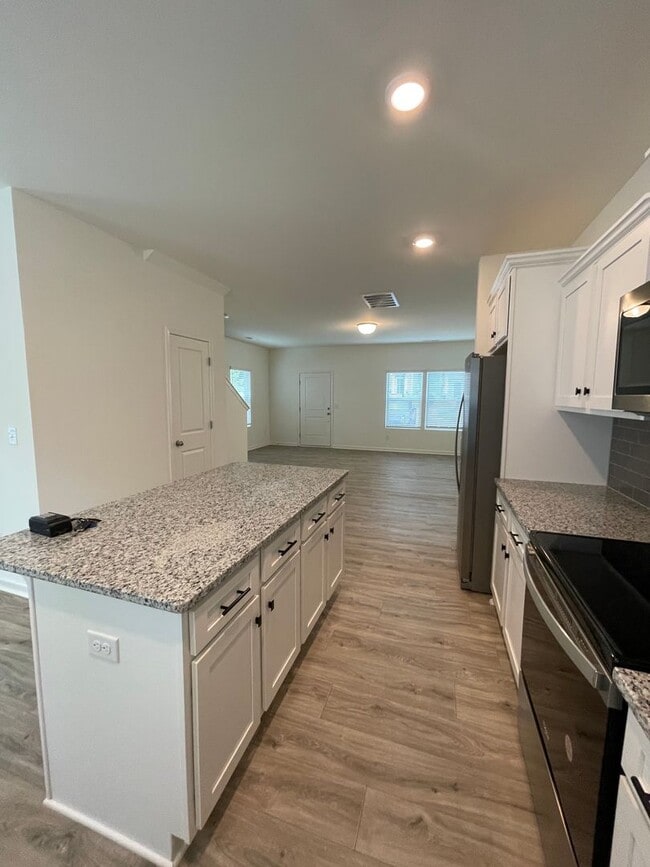 Photo - Charming 3-Bedroom End Unit Townhome Near Jack Alexander Blvd - MOVE IN SPECIAL