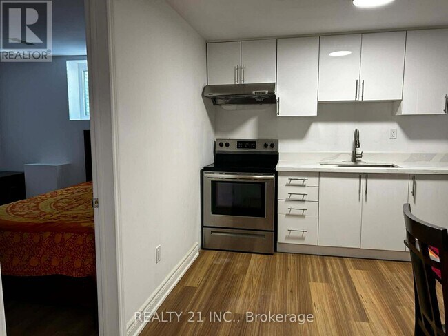 Photo - 164 Williamson Dr E