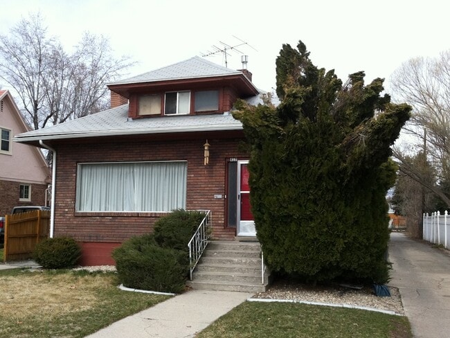 Building Photo - Married Apartment close to BYU Campus Unit 419