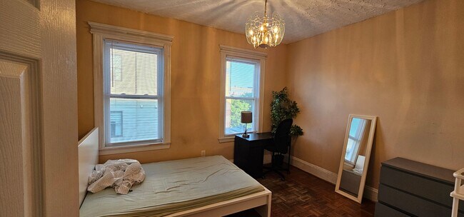 3Bed Near Red Line with Central A/C; Great... - 3Bed Near Red Line with Central A/C; Great... Condo
