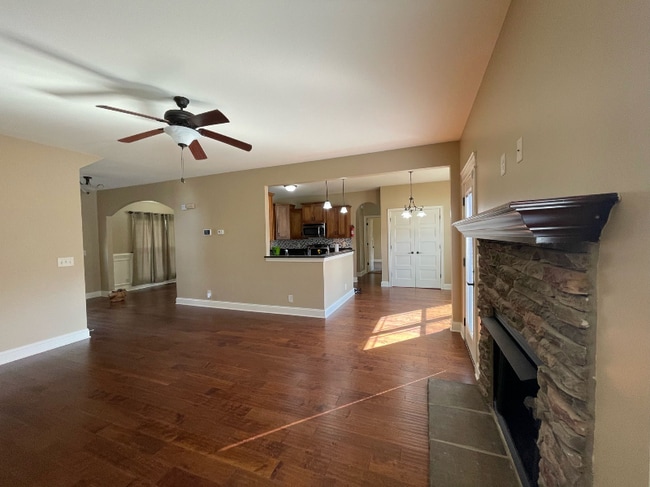 Photo - 660 Richards Dr