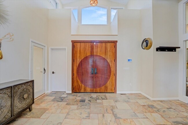 Photo - 74 Seneca Pl