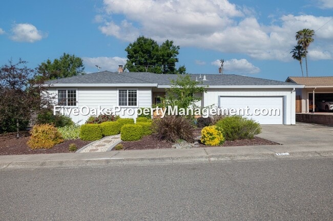 Photo - 102 Grenoble Way House