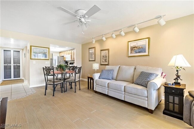 Building Photo - 8445 Charter Club Cir Unit 3