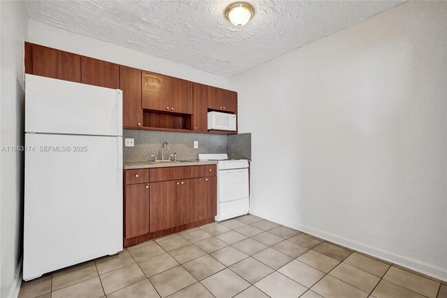 Photo - 2525 Superior St Unit 4