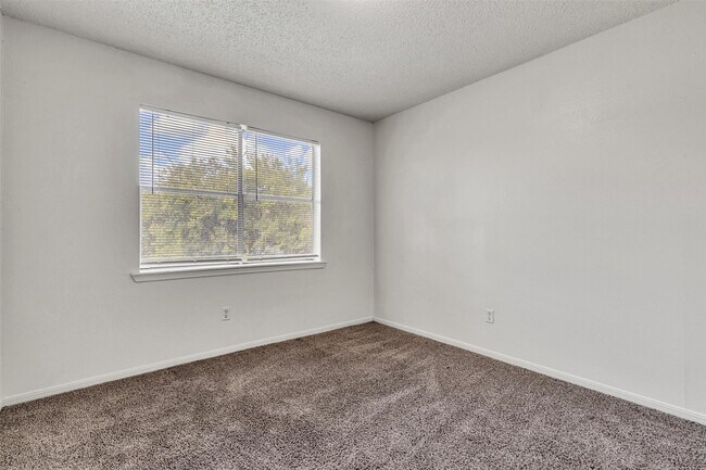 Photo - 7700 Creekbend Dr Unit 143