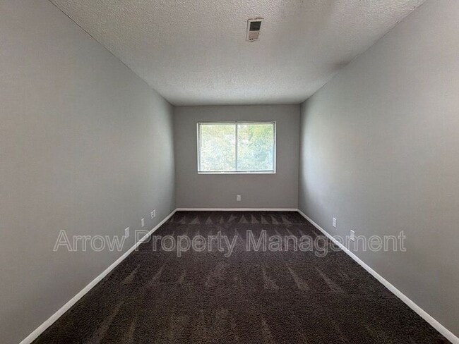 Photo - 1119 E St Unit 01