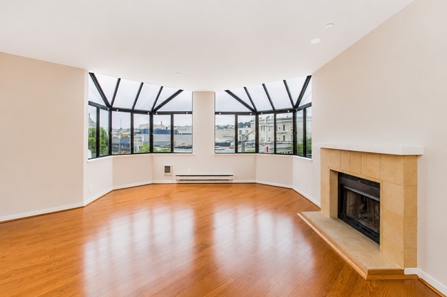 Large Bay Windows 2 - 2185 Bush St Unit 310