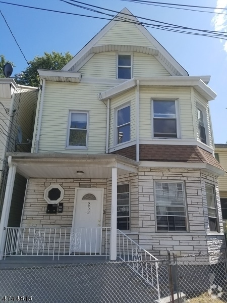 Building Photo - 252 N 4th St Unit 1 Rental