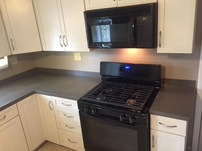 Photo - 31 Perimeter Rd