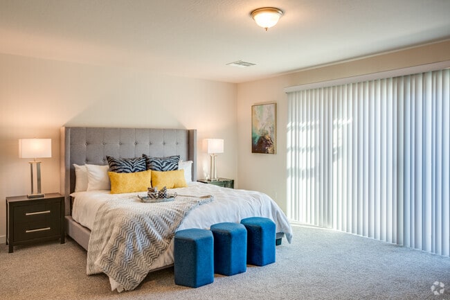 3 BR, 3 BA - 1840SF