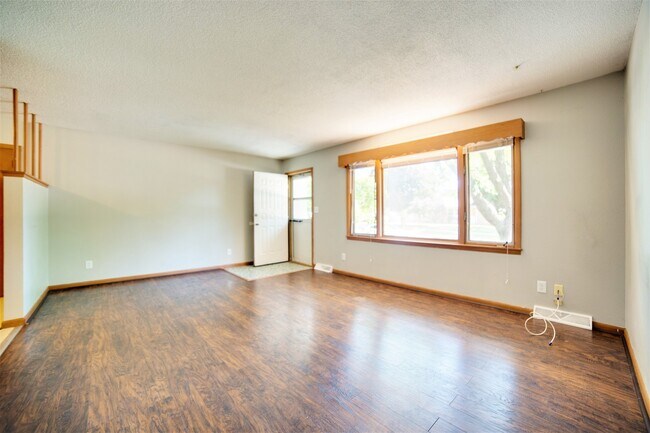 Photo - Beedle Duplex (231/233) Unit 231