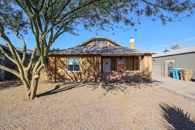 Photo - 1950 W Palm Ln House