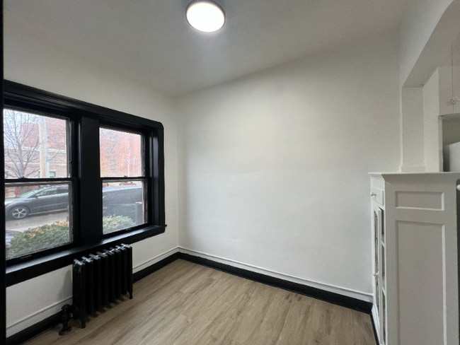 Photo - 1411 Roycroft Ave